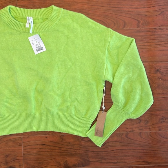 NWT Dreamers Green Knit Cropped Crewneck Sweater Top - Picture 2 of 9